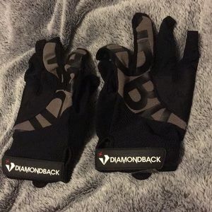 Diamondback bmx gloves. Never been used.